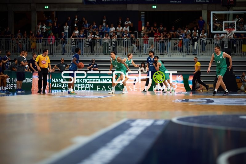 Zweikampf auf dem Court