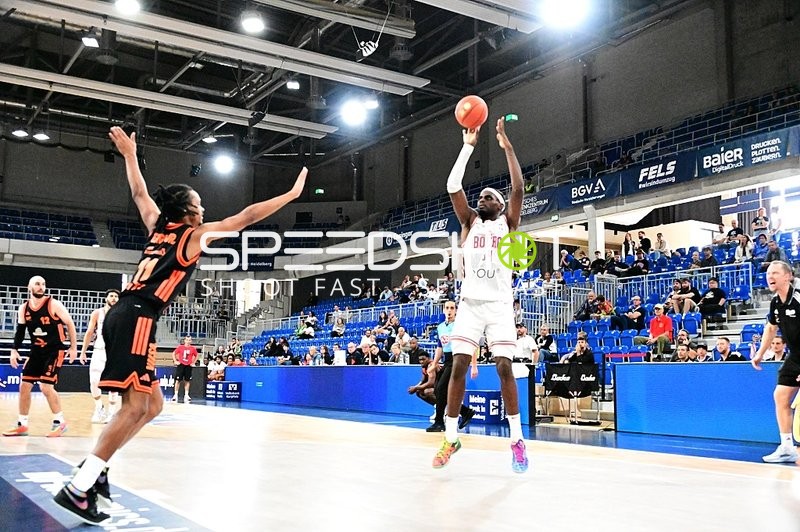 Wurfversuch und Verteidigung