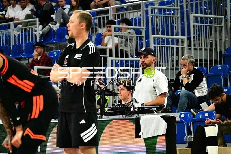 Trainer Christian Held (Assistant Coach; Rasta Vechta) an Seitenlinie