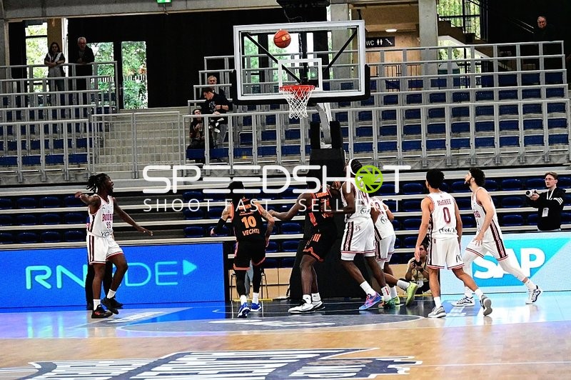 Kampf um den Rebound