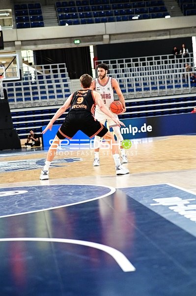 Zweikampf um den Ball