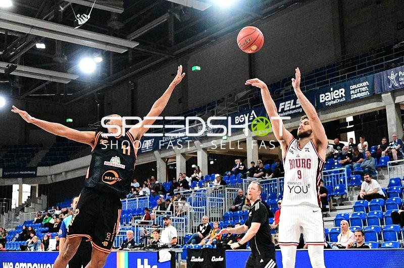 Wurfversuch und Verteidigung