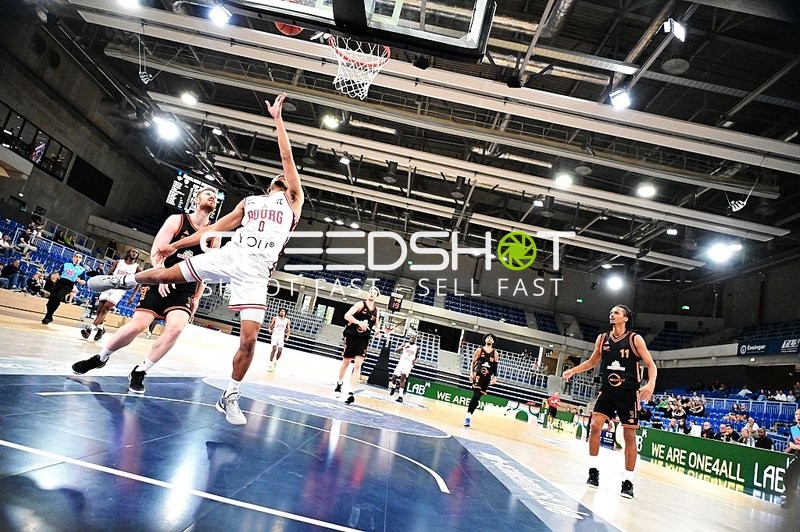 Wurfversuch von Darius McGhee (0; JL Bourg Basket)