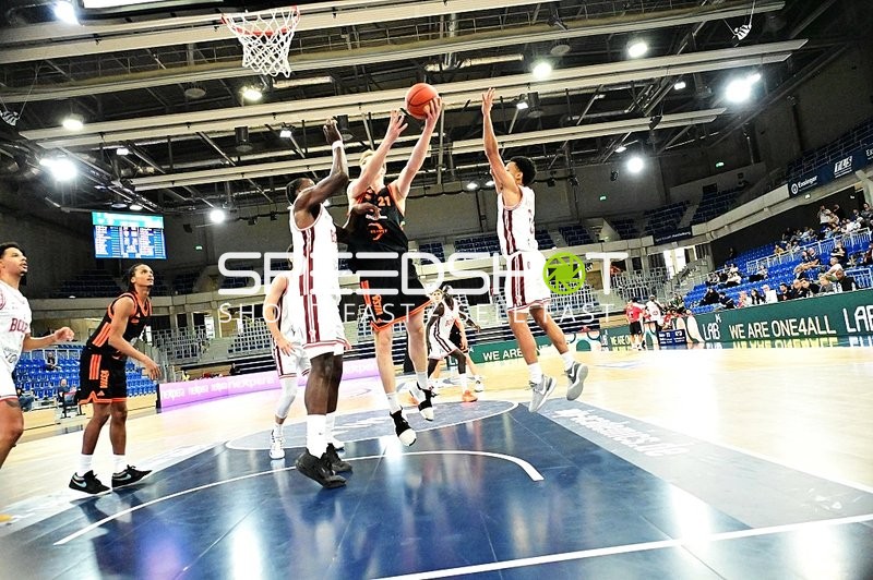 Wurfversuch von Lars Thiemann (21; Rasta Vechta)