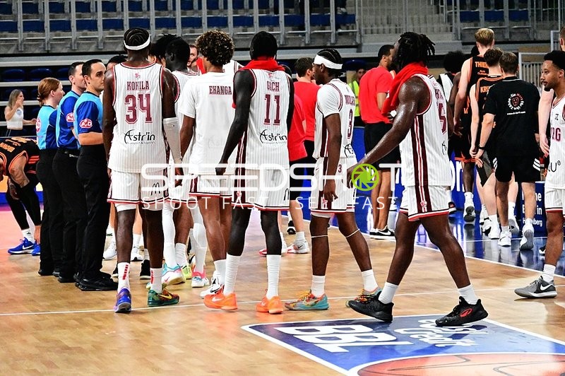 Spieler verlassen Court