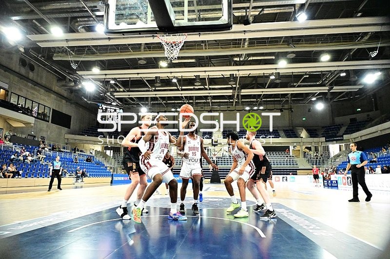 Wurfversuch und Verteidigung