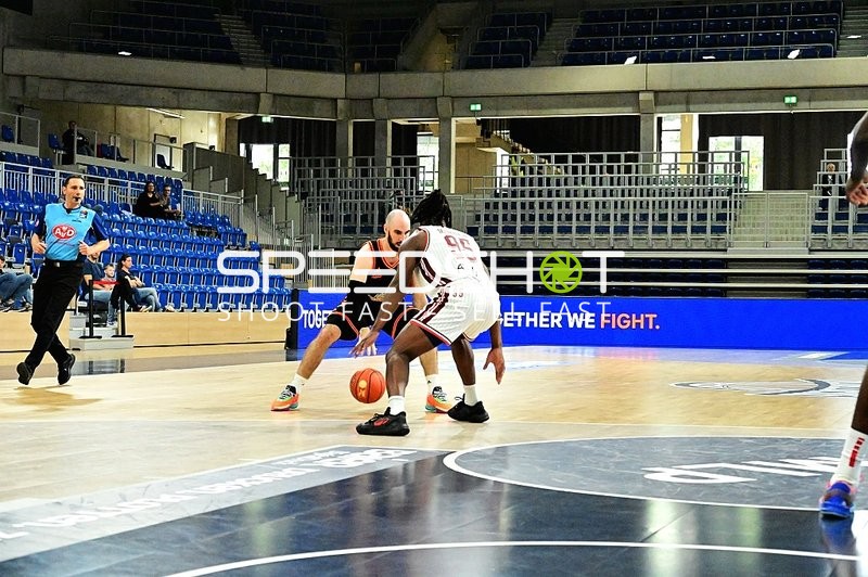 Zweikampf um den Ball