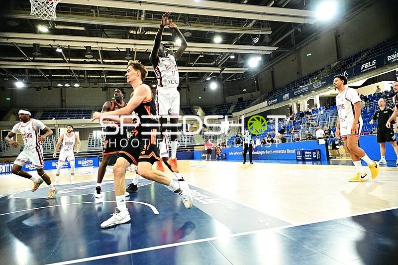 Wurfversuch und Verteidigung