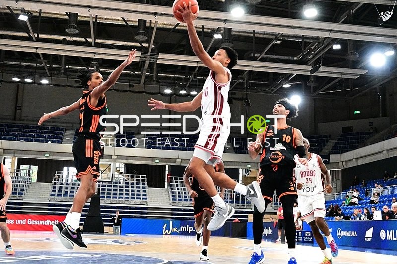 Wurfversuch und Verteidigung