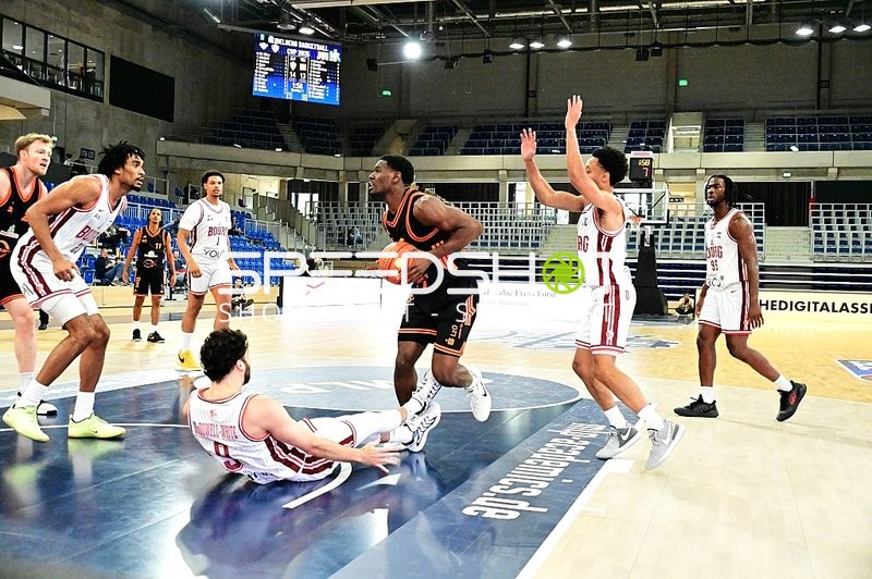 Joschka Ferner (9; Rasta Vechta) in der Paint