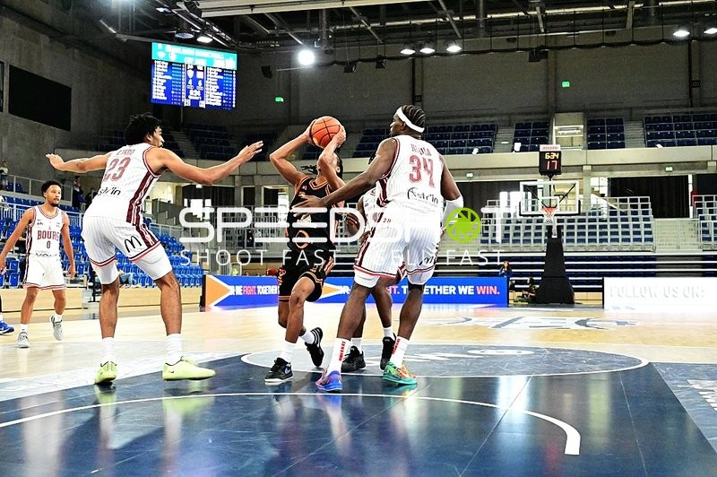 Wurfversuch und Verteidigung