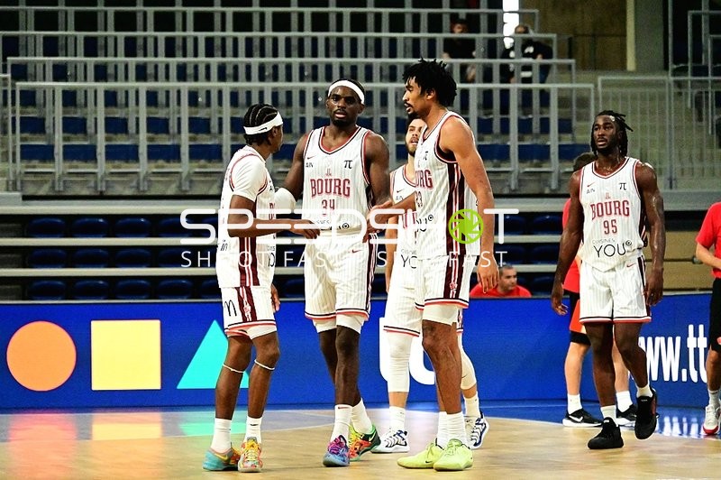 JL Bourg Basket Spieler auf Court