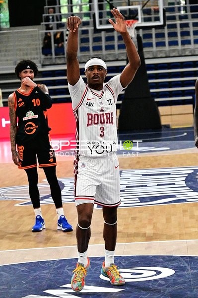 Tre Mitchell (3; JL Bourg Basket) auf dem Court
