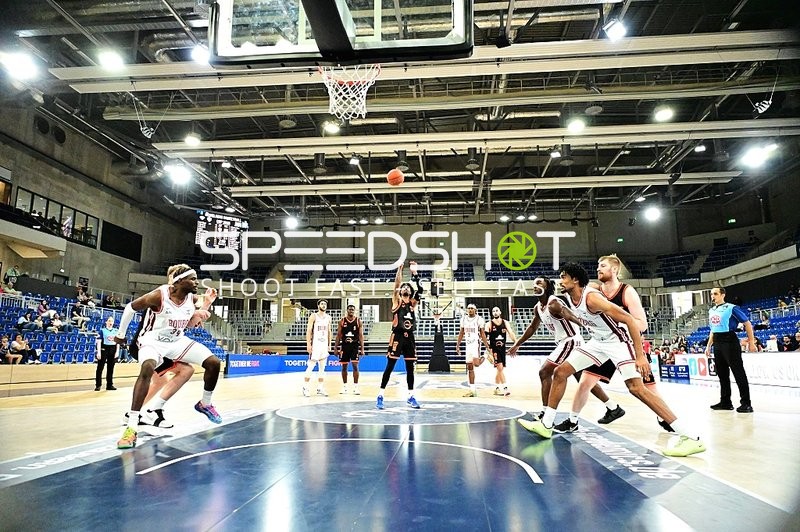 Wurfversuch und Verteidigung