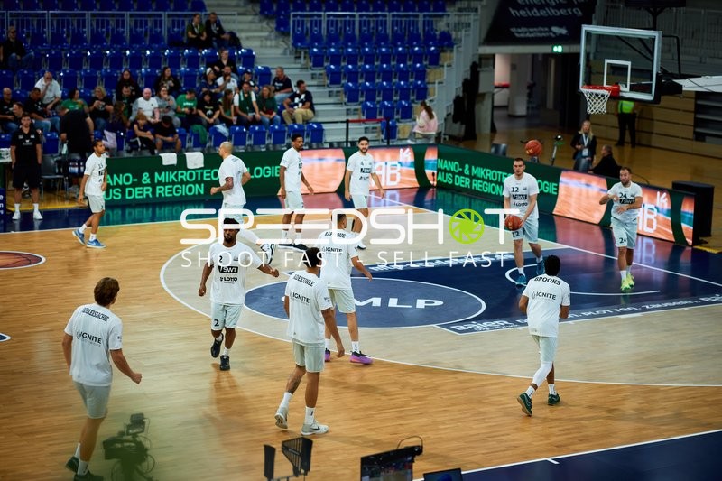 Gladiators Trier wärmen sich auf