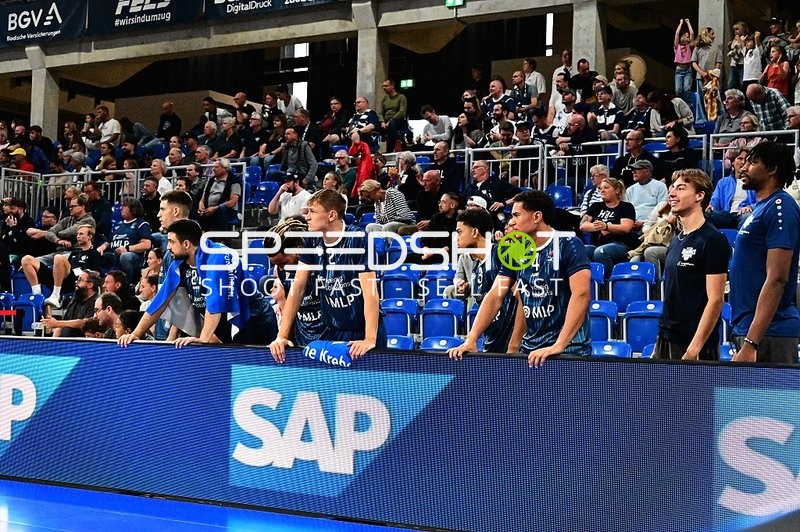 Spieler an der Seitenlinie