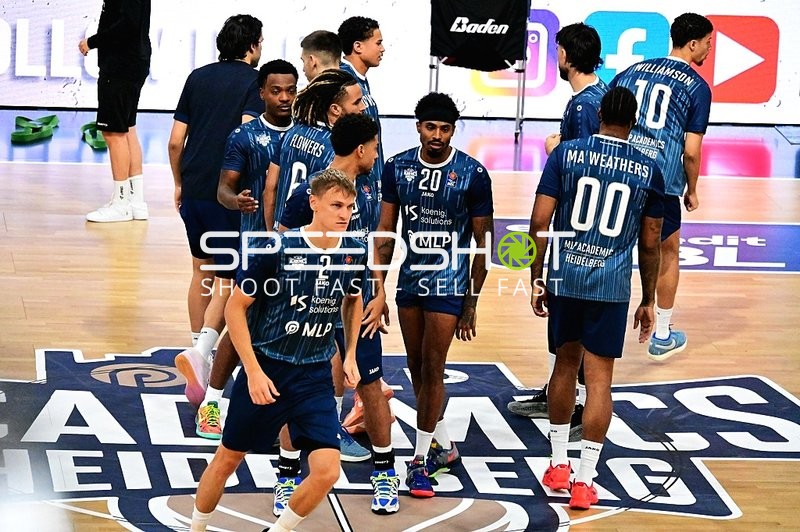 Spieler der MLP Academics auf Court