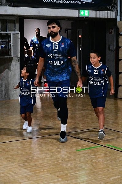 Marcel Keßen (15; MLP) betritt Court