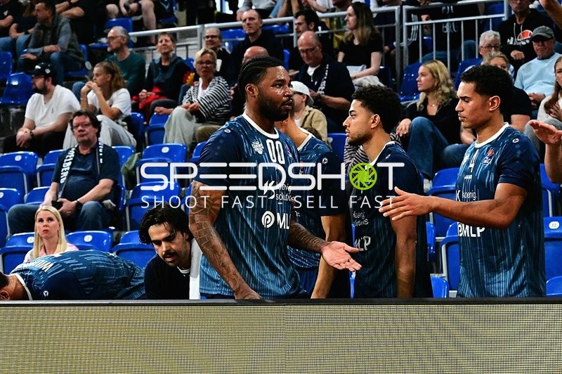 Spieler der MLP Academics auf Court