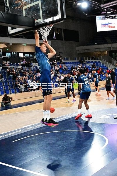 Dunk von Niklas Würzner (2; MLP)