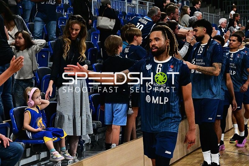 Spieler der MLP Academics auf Court