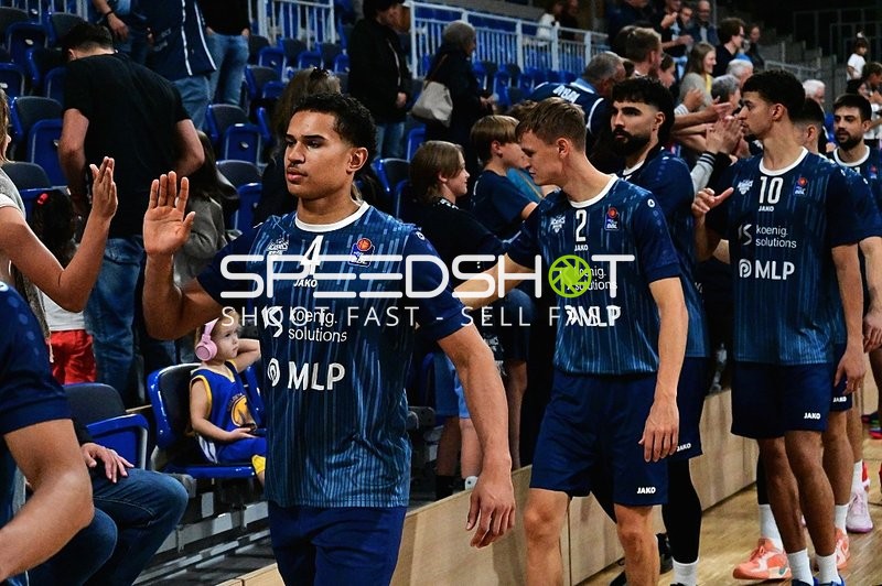 MLP Academics Spieler auf Court