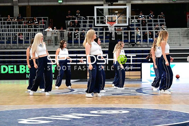 Mannschaftsaktivität auf dem Court