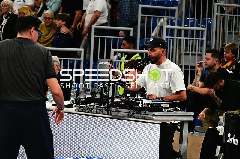 Offizielle am Spielfeldrand