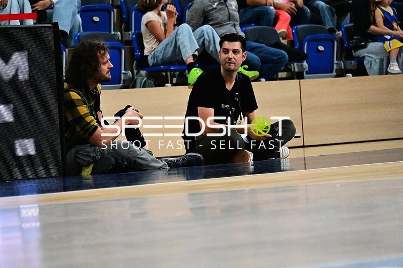 Fotografen am Spielfeldrand