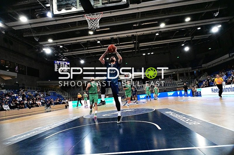 13; MLP wirft auf Korb