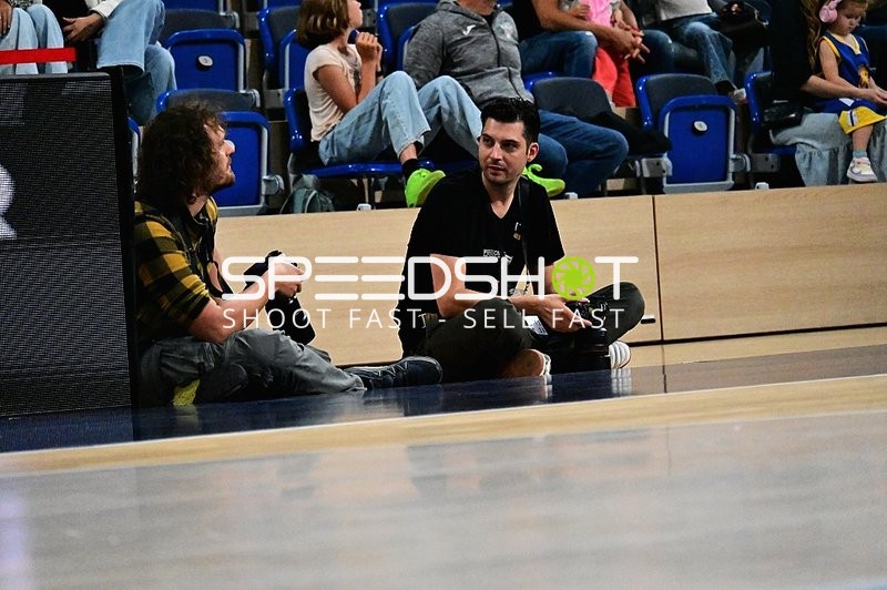 Fotografen am Spielfeldrand