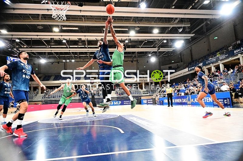 Zweikampf um den Ball