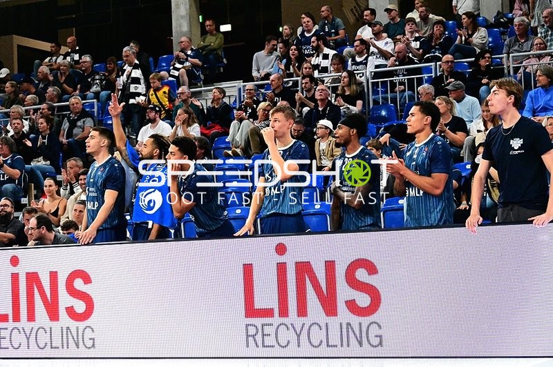 MLP Academics Heidelberg an Seitenlinie