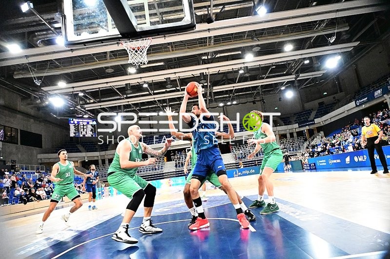 Wurfversuch von Mateo Šerić (21; MLP)