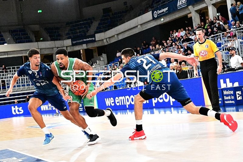 Zweikampf um den Ball