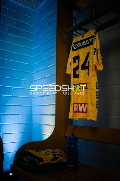Trikot Patrick Groetzki (24; Rhein Neckar Löwen) in Kabine