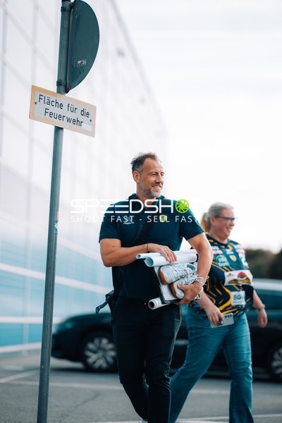 Maik Machulla (Trainer; Rhein Neckar Löwen) im Mannschaftsumfeld