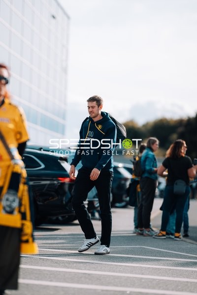 Tim Nothdurft (8; Rhein Neckar Löwen) läuft