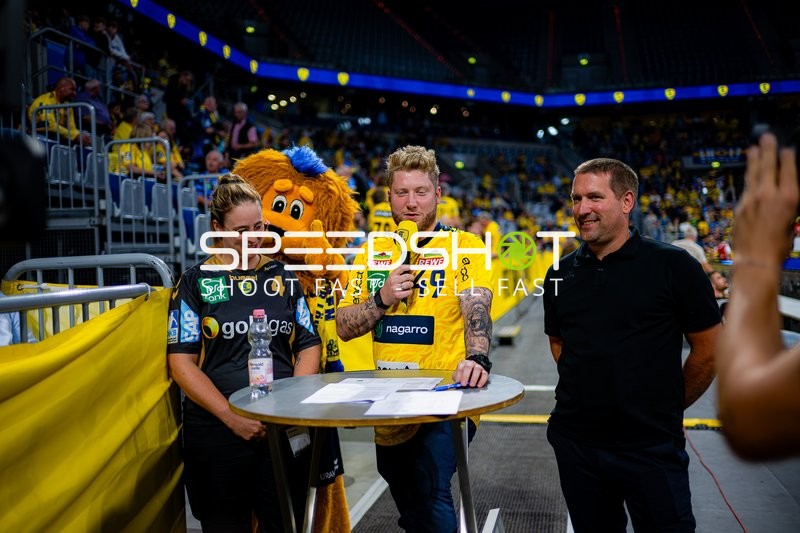 Moderation mit Kevin Gerwin (49; Rhein Neckar Löwen) und Holger Bachert (99; Rhein Neckar Löwen)