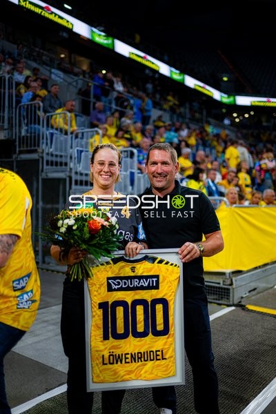 Ehrung für Mathias Larson (4; Rhein Neckar Löwen)