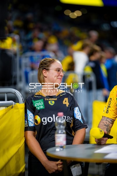 Mathias Larson (4; Rhein Neckar Löwen) am Spielfeldrand