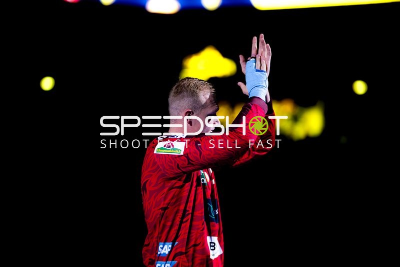 David Späth (29; Rhein Neckar Löwen) positioniert sich im Tor