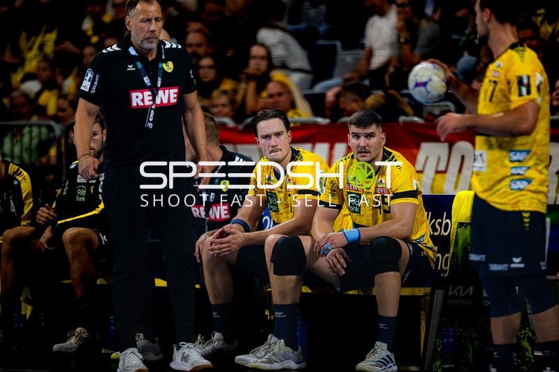 Bankspieler und Trainer Robert Timmermeister (7; Rhein Neckar Löwen), Halil Jaganjac (45; Rhein Neckar Löwen) und Maik Machulla (Trainer; Rhein Neckar Löwen)