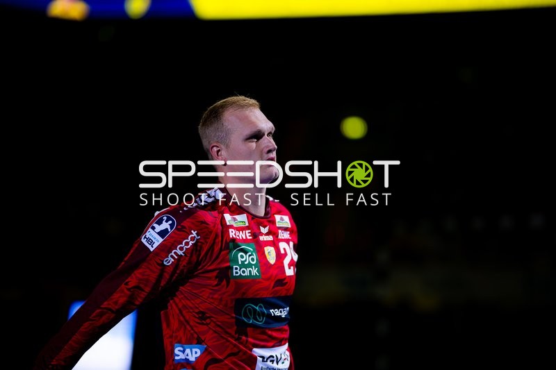 David Späth (29; Rhein Neckar Löwen) steht bereit im Tor