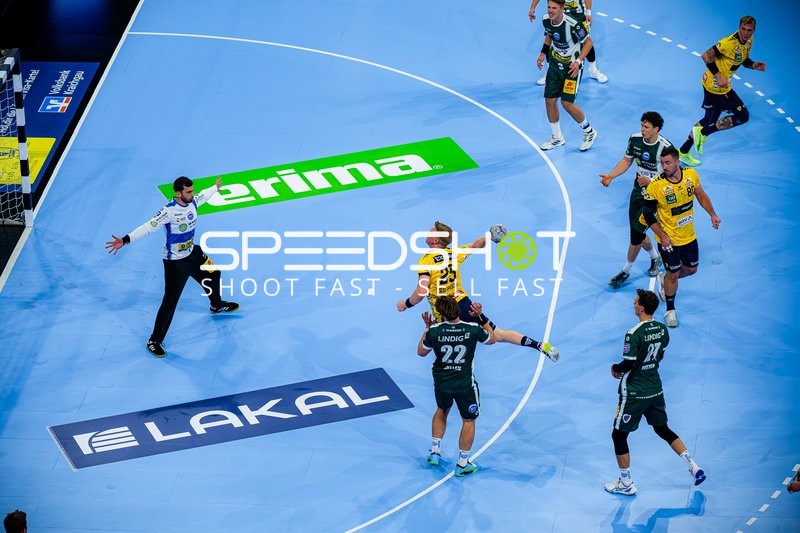 Haukur Thrastarson (25; Rhein Neckar Löwen) wirft aufs Tor