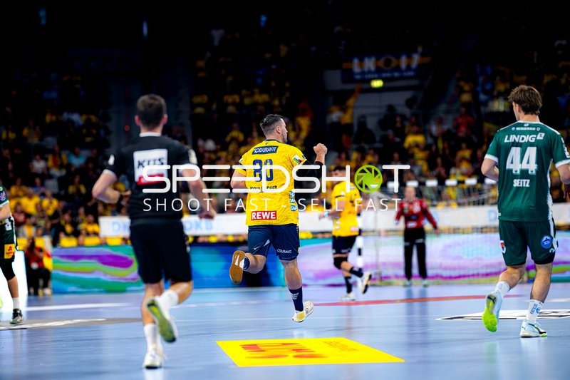 Jannik Kohlbacher (80; Rhein Neckar Löwen) jubelt nach Tor