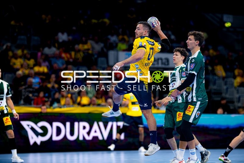 Jannik Kohlbacher (80; Rhein Neckar Löwen) wirft aufs Tor