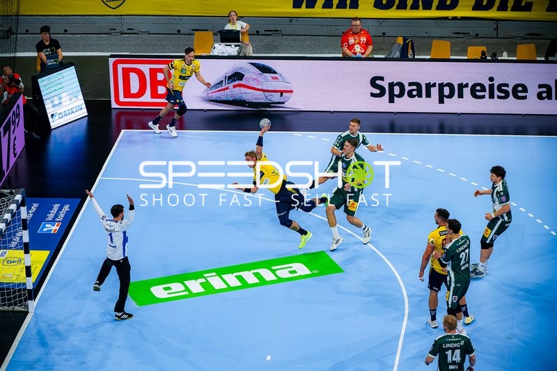 Edwin Aspenbäck (78; Rhein Neckar Löwen) wirft aufs Tor