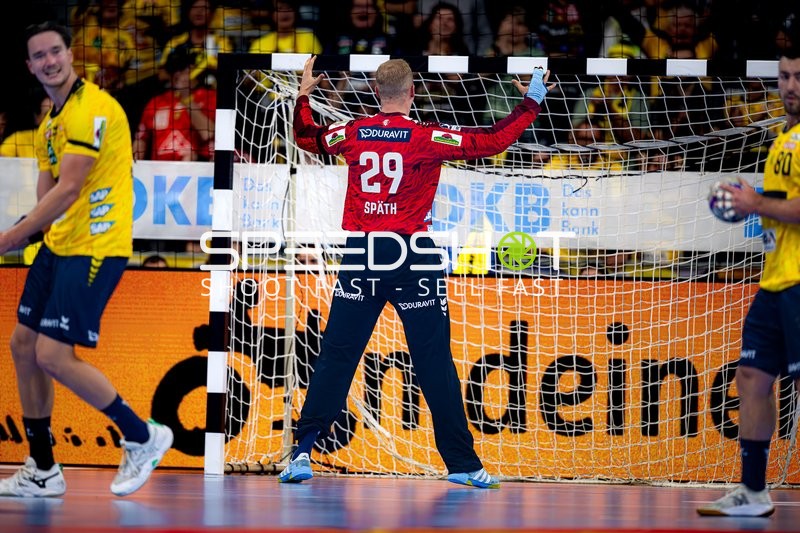 David Späth (29; Rhein Neckar Löwen) steht bereit im Tor