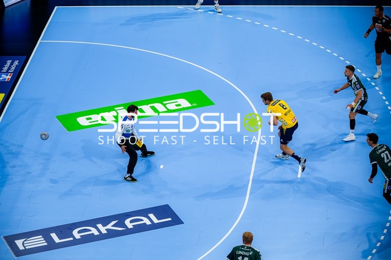 Tim Nothdurft (8; Rhein Neckar Löwen) wirft aufs Tor